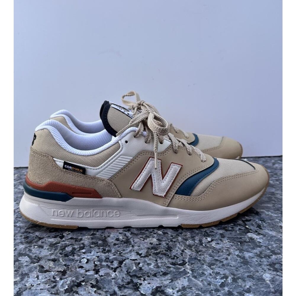New Balance 997H Mens Size 9.5 D Tan Beige Cordura Suede Sneakers CM997HLS